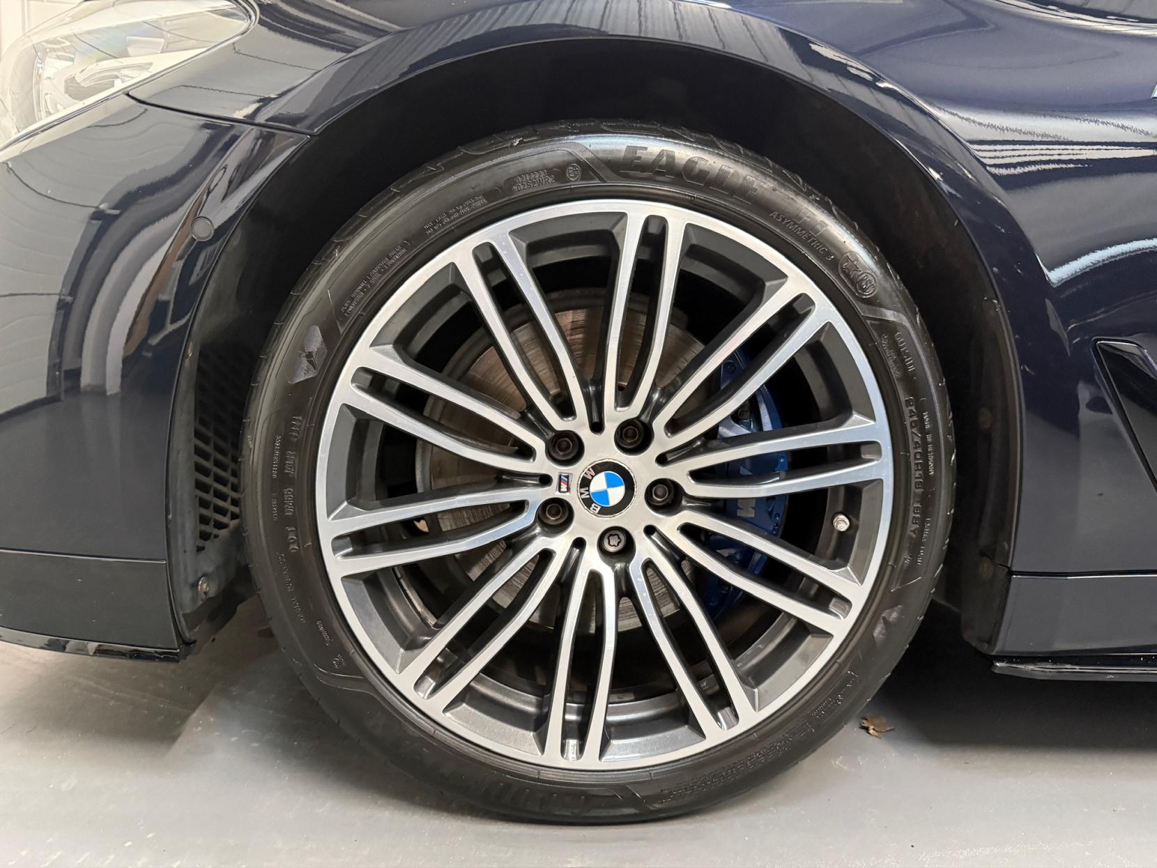 BMW 5 Series 3.0 530d M Sport Touring 5dr Diesel Auto Euro 6 (s/s) (265 ps)