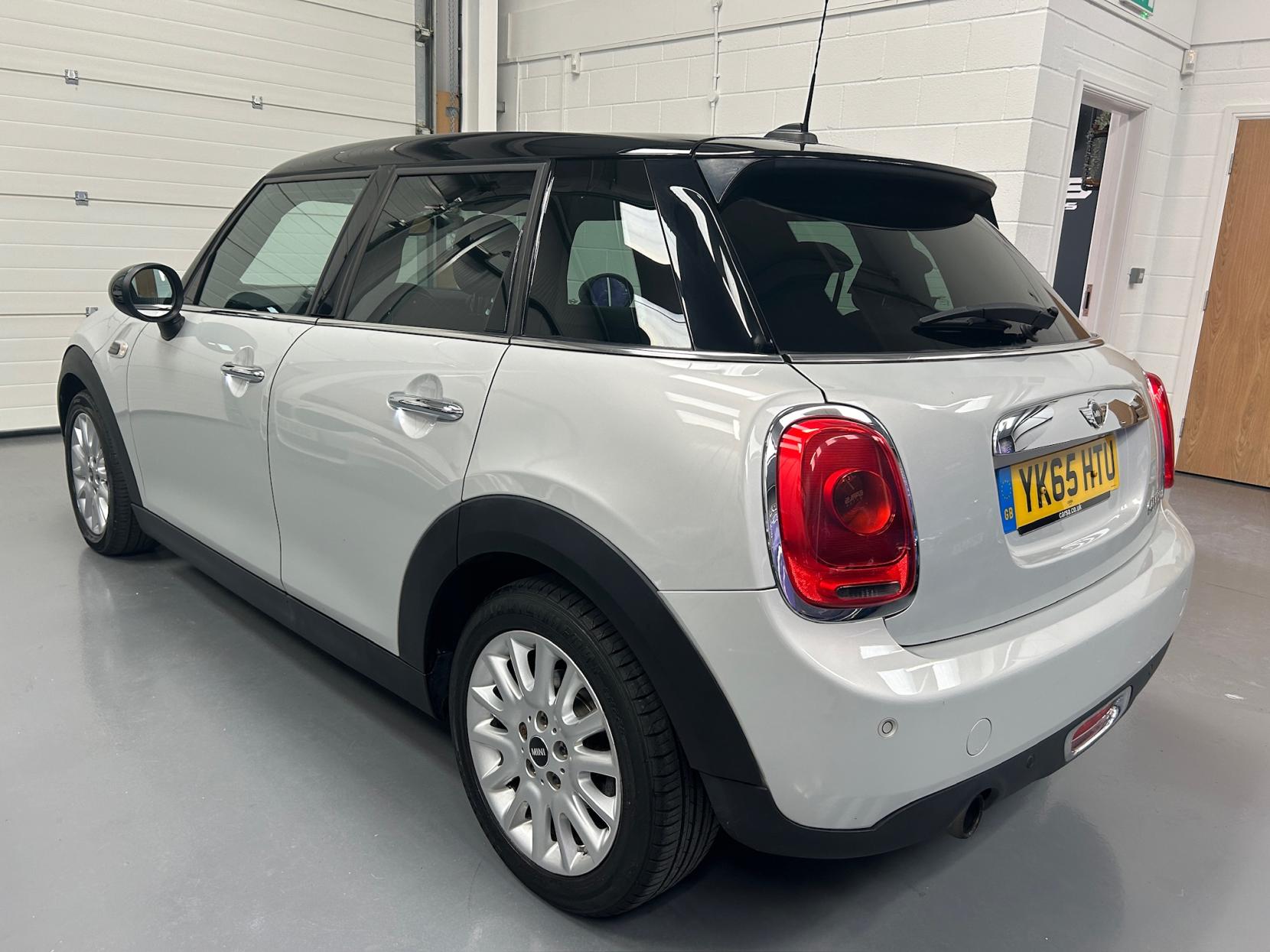 MINI Hatch 1.5 Cooper Hatchback 5dr Petrol Auto Euro 6 (s/s) (136 ps)