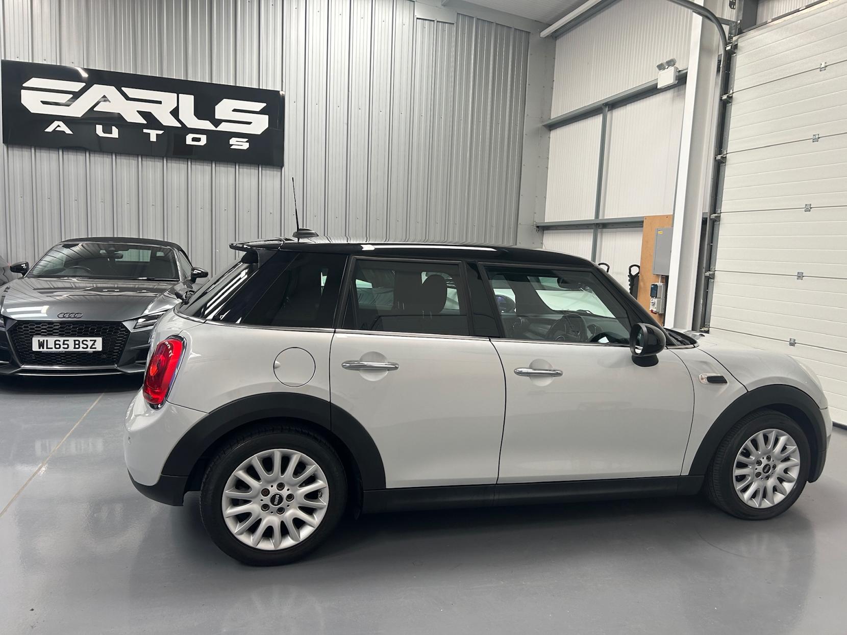 MINI Hatch 1.5 Cooper Hatchback 5dr Petrol Auto Euro 6 (s/s) (136 ps)