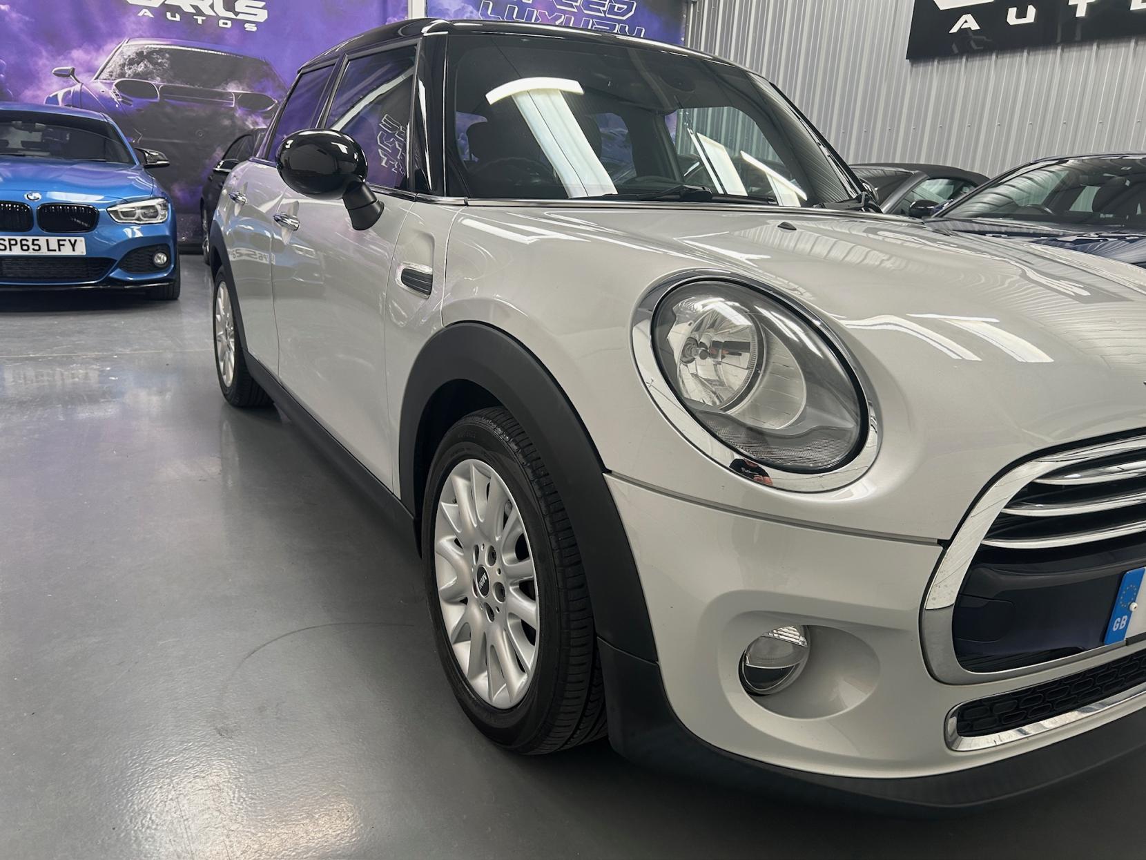 MINI Hatch 1.5 Cooper Hatchback 5dr Petrol Auto Euro 6 (s/s) (136 ps)