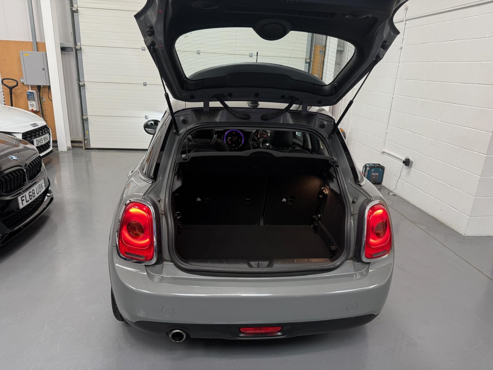 MINI Hatch 1.5 Cooper Hatchback 5dr Petrol Manual Euro 6 (s/s) (136 ps)