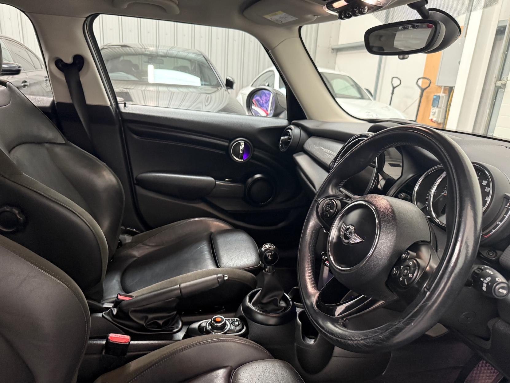 MINI Hatch 1.5 Cooper Hatchback 5dr Petrol Manual Euro 6 (s/s) (136 ps)