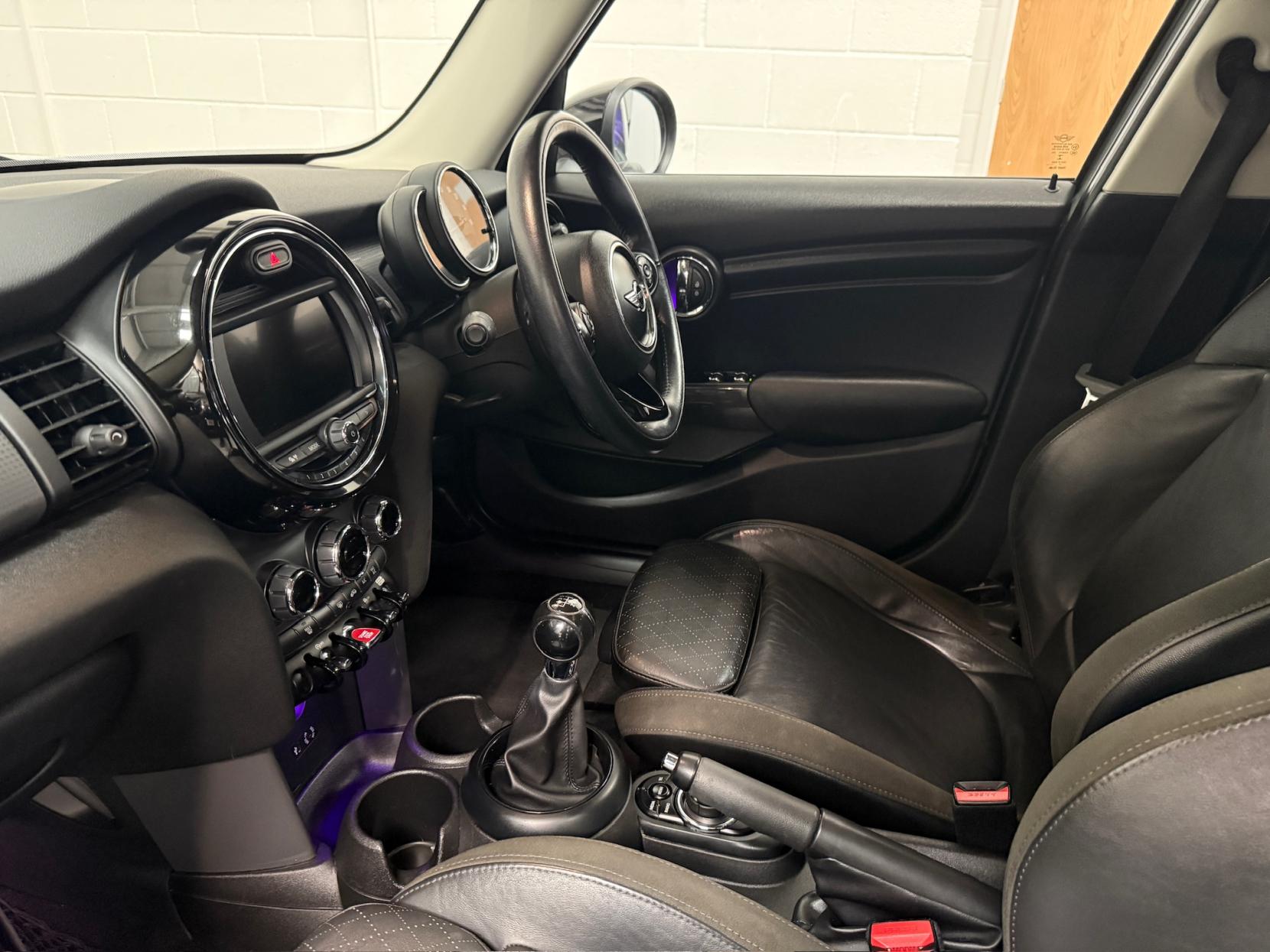 MINI Hatch 1.5 Cooper Hatchback 5dr Petrol Manual Euro 6 (s/s) (136 ps)