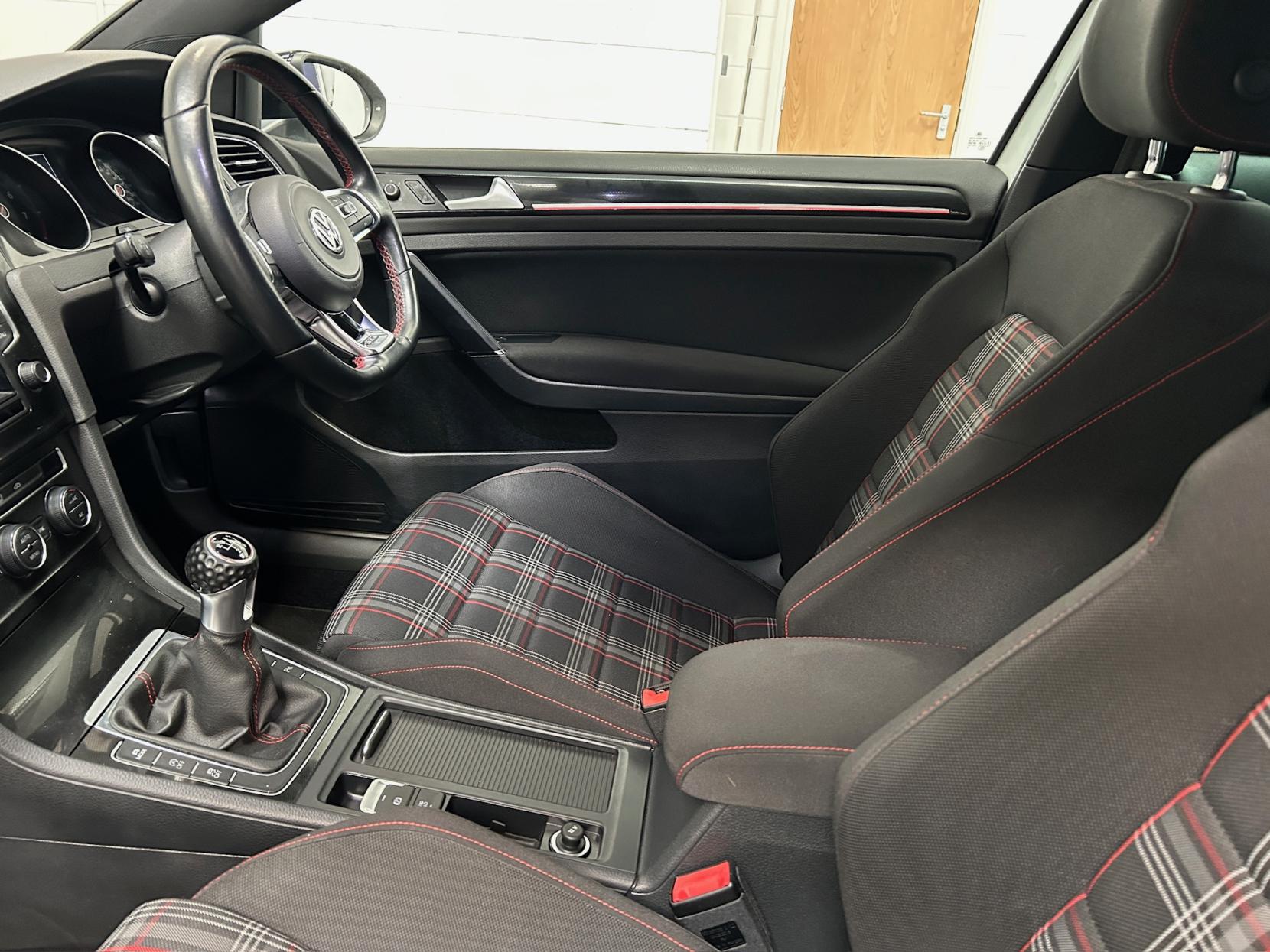 Volkswagen Golf 2.0 TSI BlueMotion Tech GTI Performance Hatchback 3dr Petrol Manual Euro 6 (s/s) (230 ps)