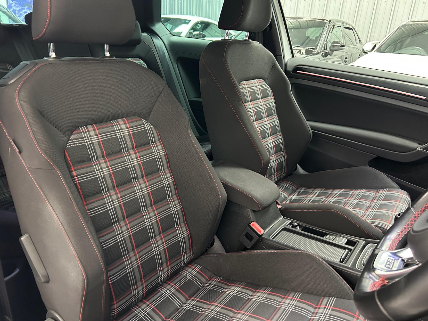 Volkswagen Golf 2.0 TSI BlueMotion Tech GTI Performance Hatchback 3dr Petrol Manual Euro 6 (s/s) (230 ps)