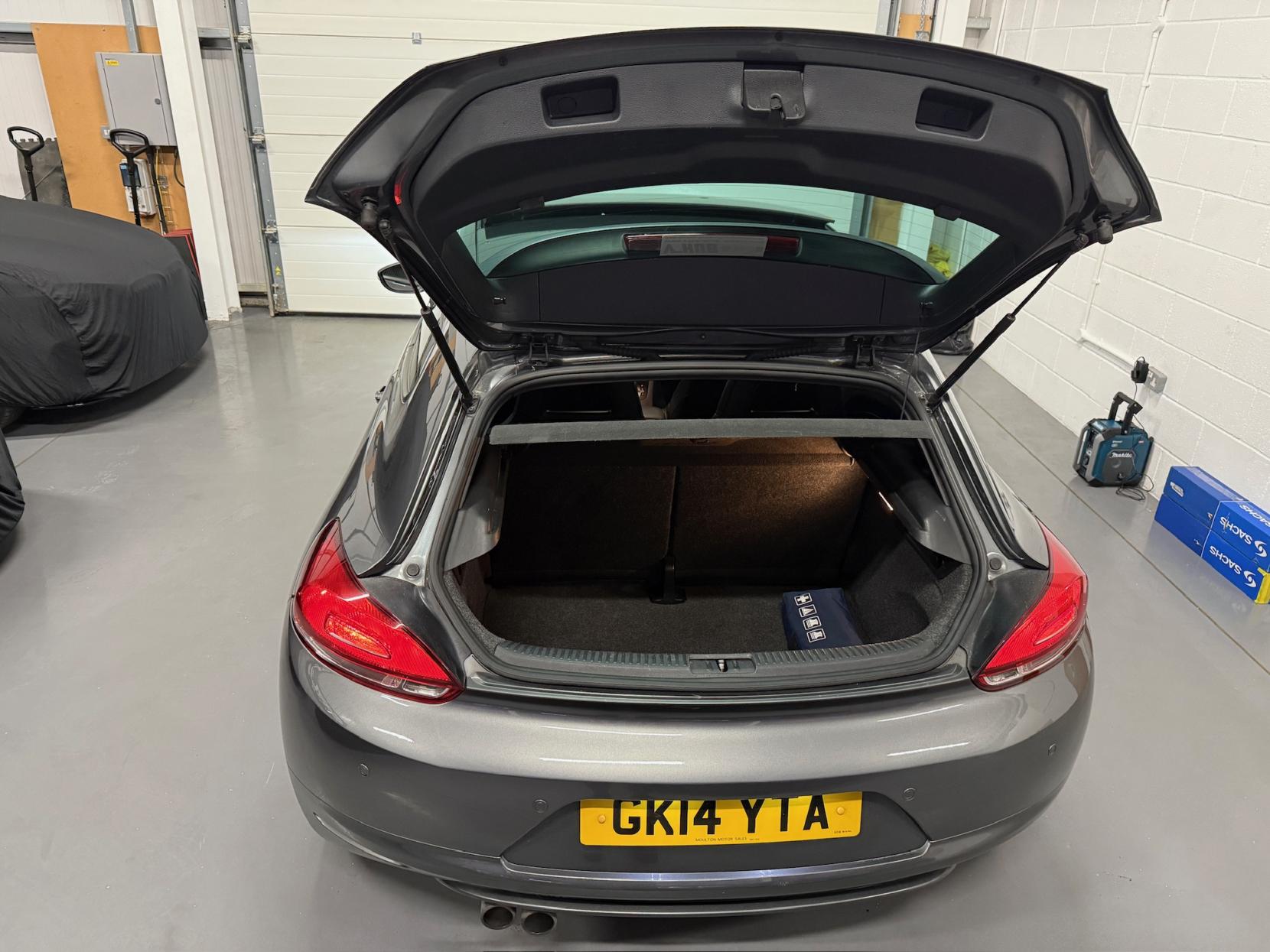 Volkswagen Scirocco 2.0 TSI GT Hatchback 3dr Petrol DSG Euro 5 (Leather, Nav) (210 ps)