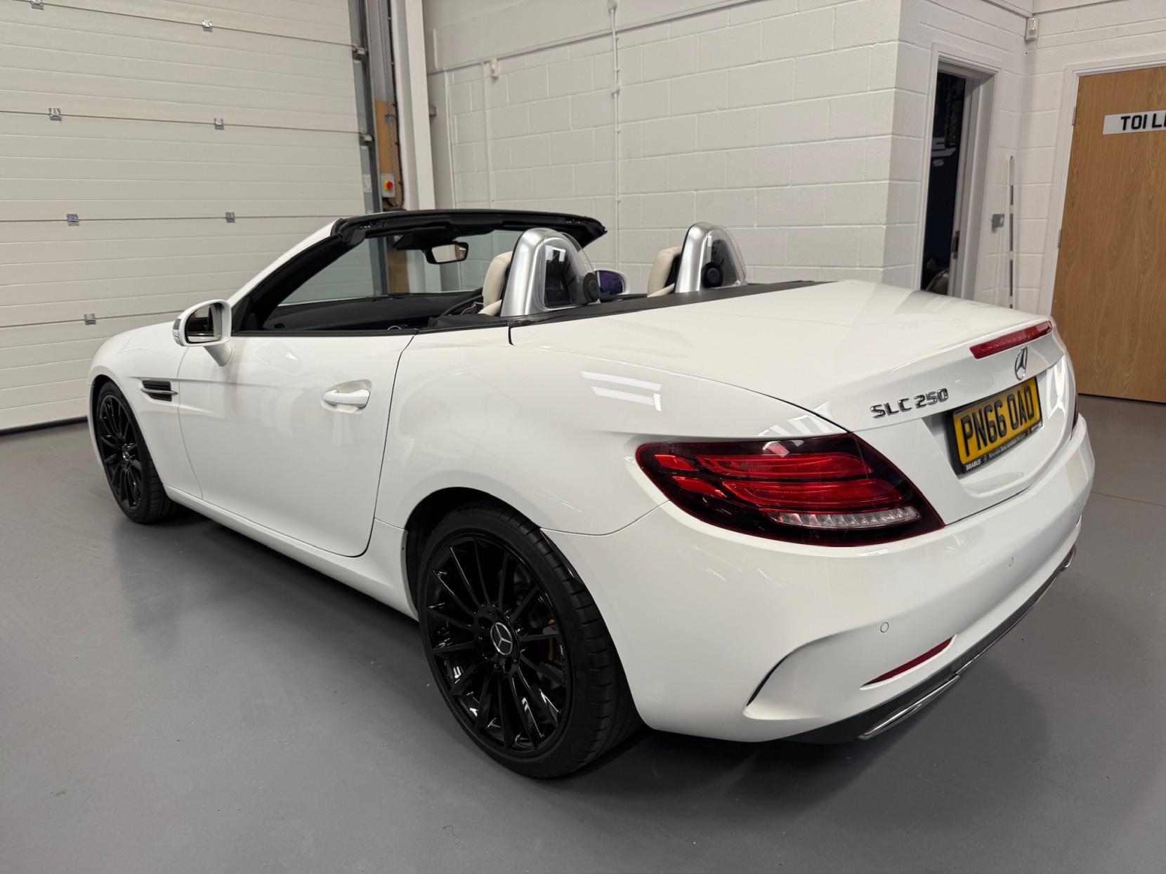 Mercedes-Benz SLC 2.1 SLC250d AMG Line Convertible 2dr Diesel G-Tronic Euro 6 (s/s) (204 ps)