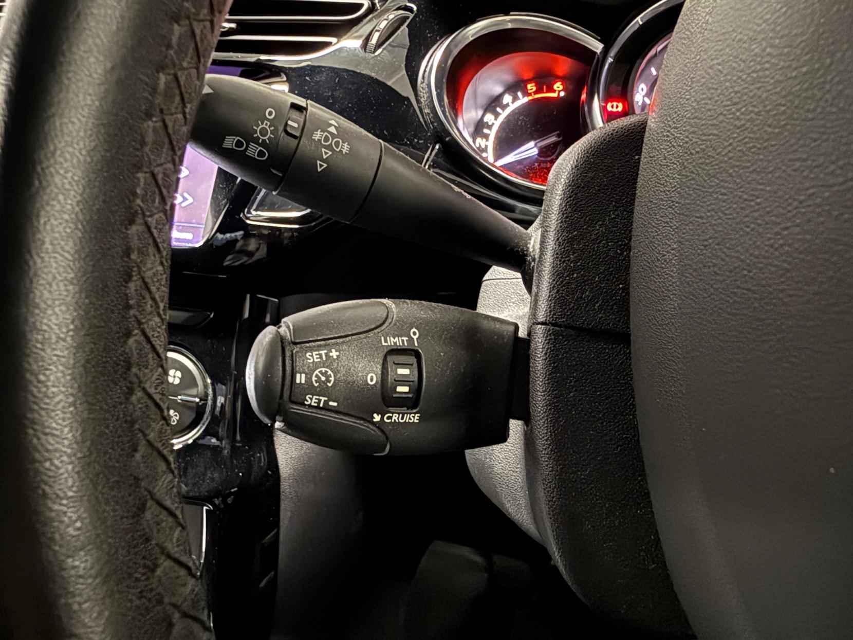 DS AUTOMOBILES DS 3 1.6 BlueHDi DStyle Nav Hatchback 3dr Diesel Manual Euro 6 (s/s) (100 ps)