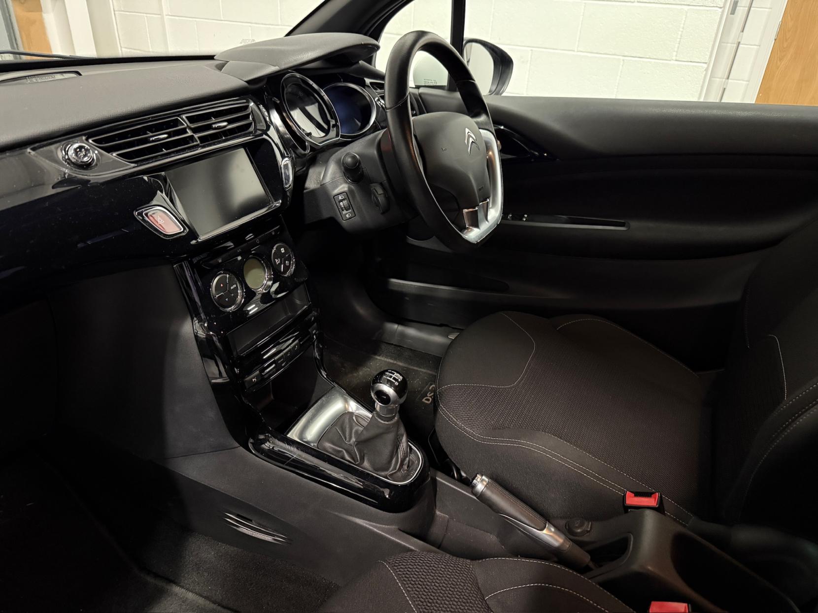 DS AUTOMOBILES DS 3 1.6 BlueHDi DStyle Nav Hatchback 3dr Diesel Manual Euro 6 (s/s) (100 ps)