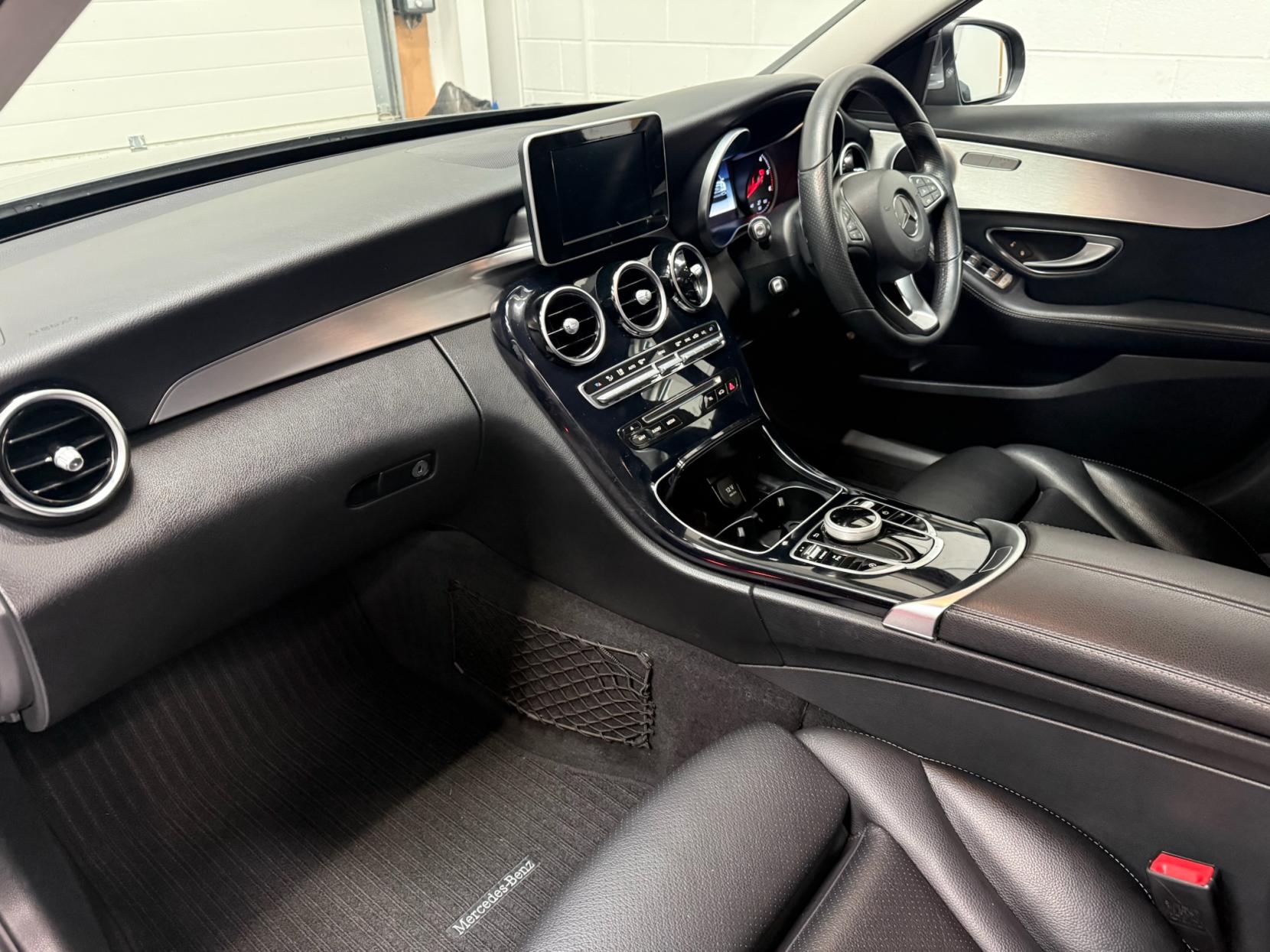 Mercedes-Benz C Class 1.6 C200d Sport Saloon 4dr Diesel G-Tronic+ Euro 6 (s/s) (136 ps)