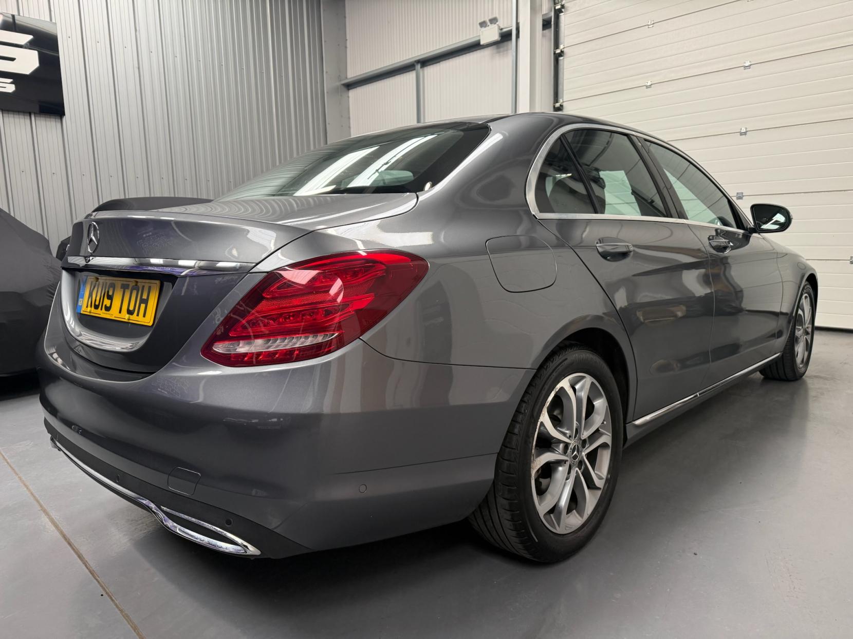 Mercedes-Benz C Class 1.6 C200d Sport Saloon 4dr Diesel G-Tronic+ Euro 6 (s/s) (136 ps)