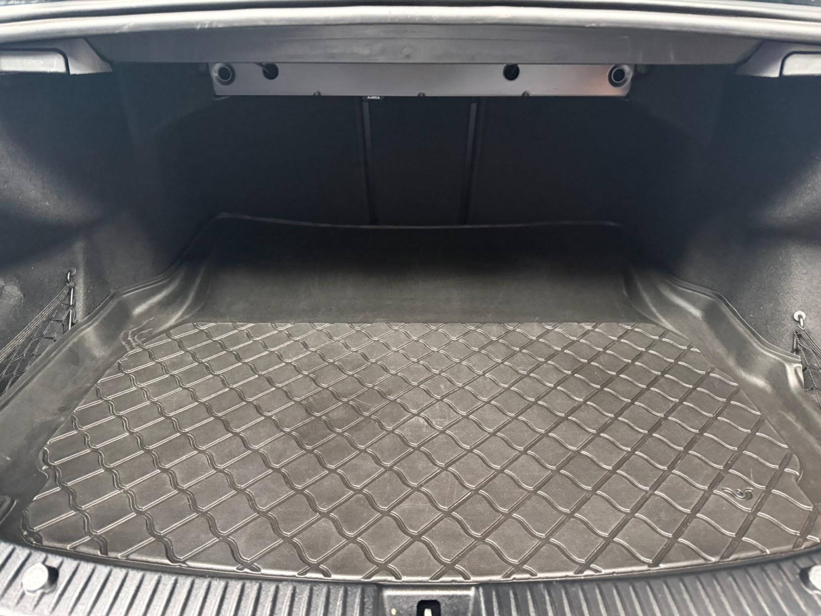 Mercedes-Benz C Class 1.6 C200d Sport Saloon 4dr Diesel G-Tronic+ Euro 6 (s/s) (136 ps)