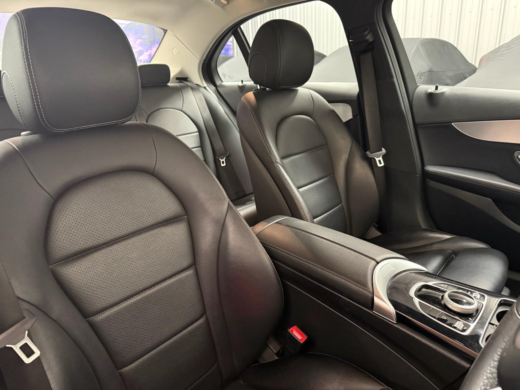 Mercedes-Benz C Class 1.6 C200d Sport Saloon 4dr Diesel G-Tronic+ Euro 6 (s/s) (136 ps)