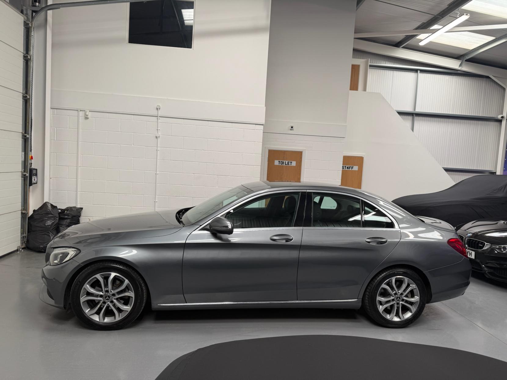 Mercedes-Benz C Class 1.6 C200d Sport Saloon 4dr Diesel G-Tronic+ Euro 6 (s/s) (136 ps)