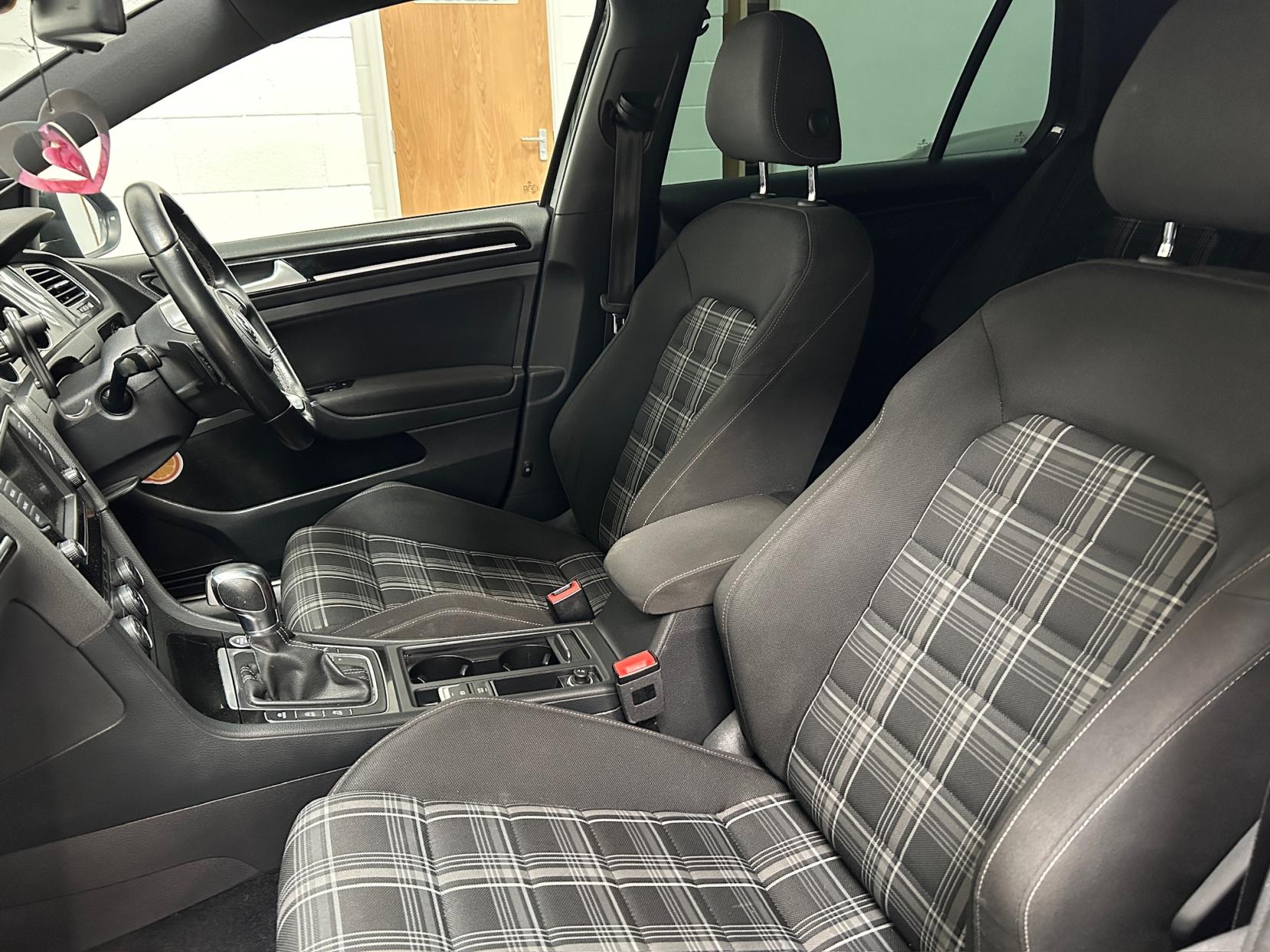 Volkswagen Golf 2.0 TDI BlueMotion Tech GTD Hatchback 5dr Diesel DSG Euro 6 (s/s) (184 ps)