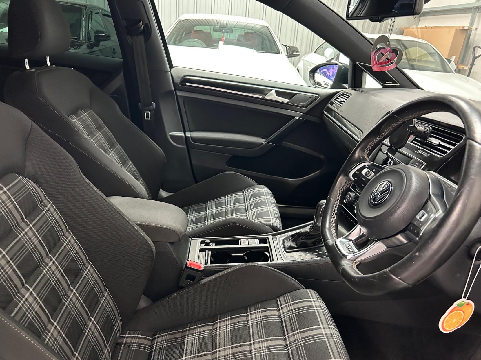 Volkswagen Golf 2.0 TDI BlueMotion Tech GTD Hatchback 5dr Diesel DSG Euro 6 (s/s) (184 ps)