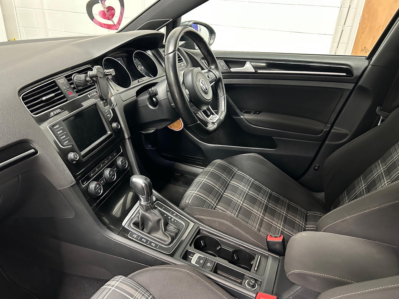Volkswagen Golf 2.0 TDI BlueMotion Tech GTD Hatchback 5dr Diesel DSG Euro 6 (s/s) (184 ps)