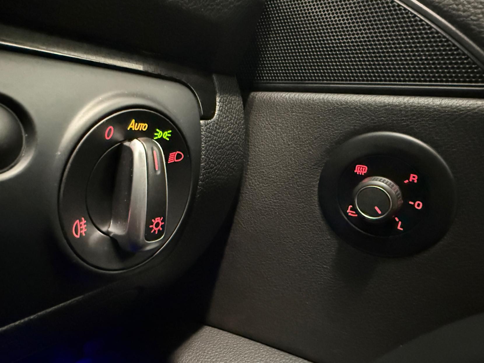 Volkswagen Scirocco 2.0 TSI BlueMotion Tech R Hatchback 3dr Petrol DSG Euro 6 (s/s) (280 ps)