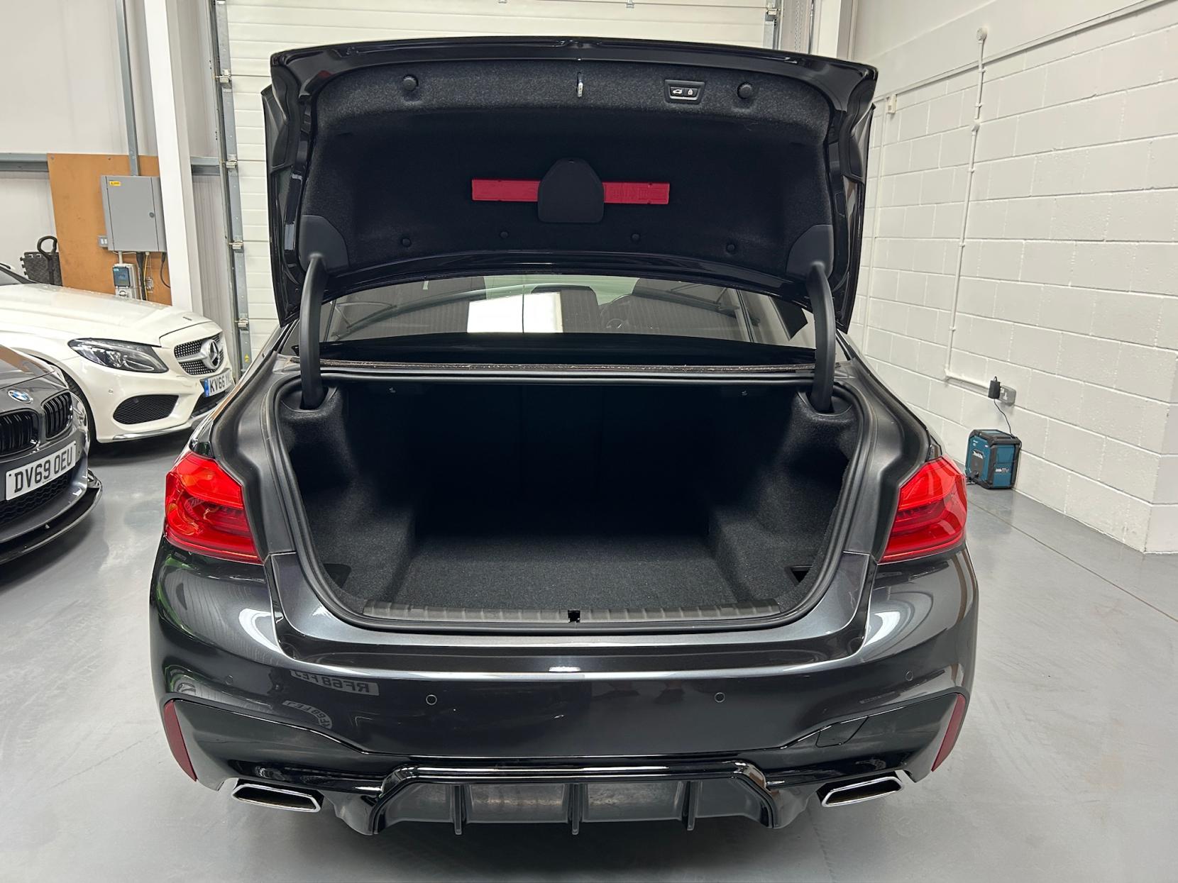 BMW 5 Series 3.0 530d M Sport Saloon 4dr Diesel Auto xDrive Euro 6 (s/s) (265 ps)