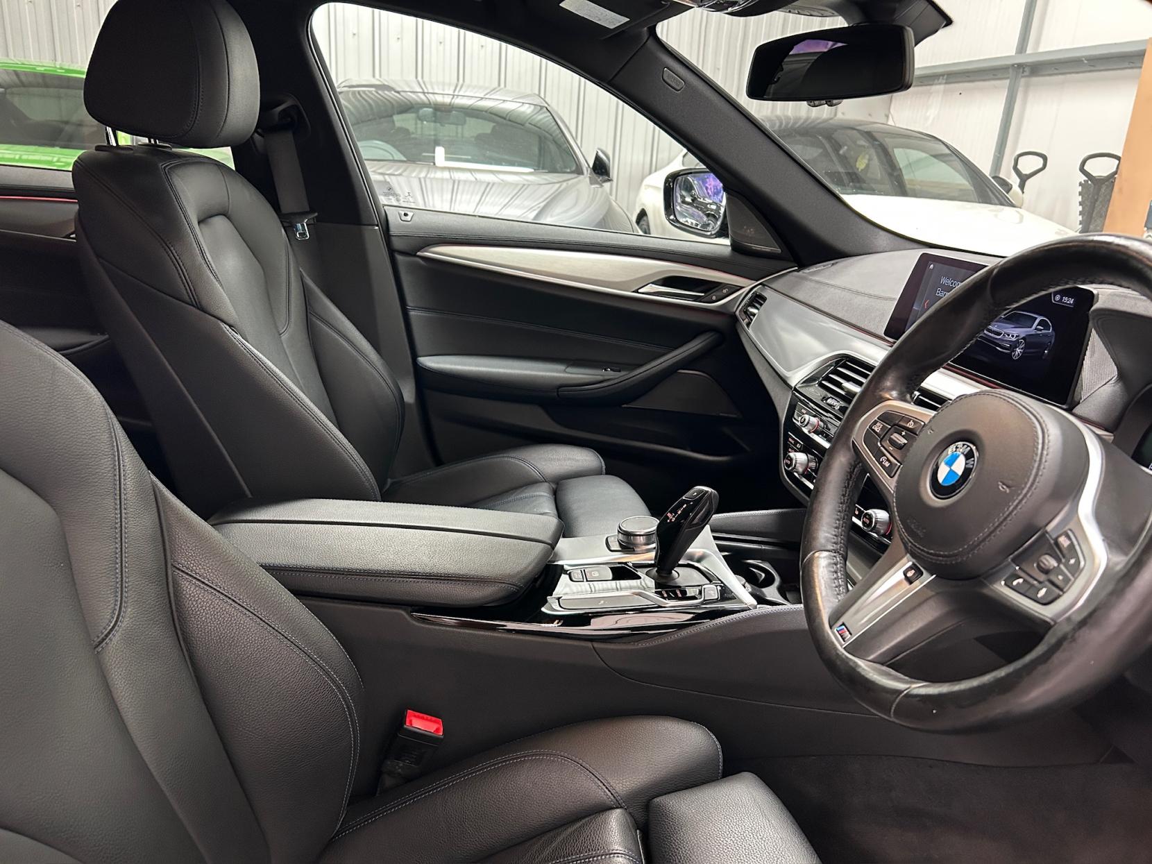 BMW 5 Series 3.0 530d M Sport Saloon 4dr Diesel Auto xDrive Euro 6 (s/s) (265 ps)