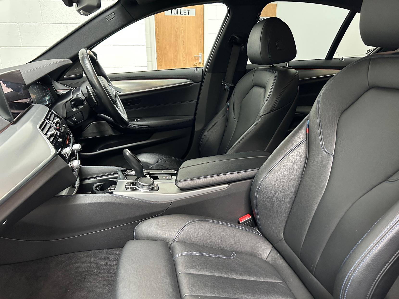BMW 5 Series 3.0 530d M Sport Saloon 4dr Diesel Auto xDrive Euro 6 (s/s) (265 ps)
