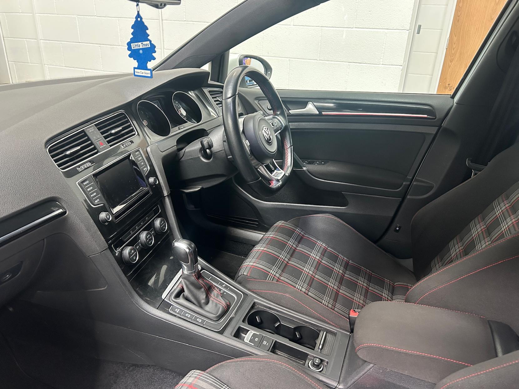 Volkswagen Golf 2.0 TSI BlueMotion Tech GTI Performance Hatchback 5dr Petrol DSG Euro 6 (s/s) (230 ps)