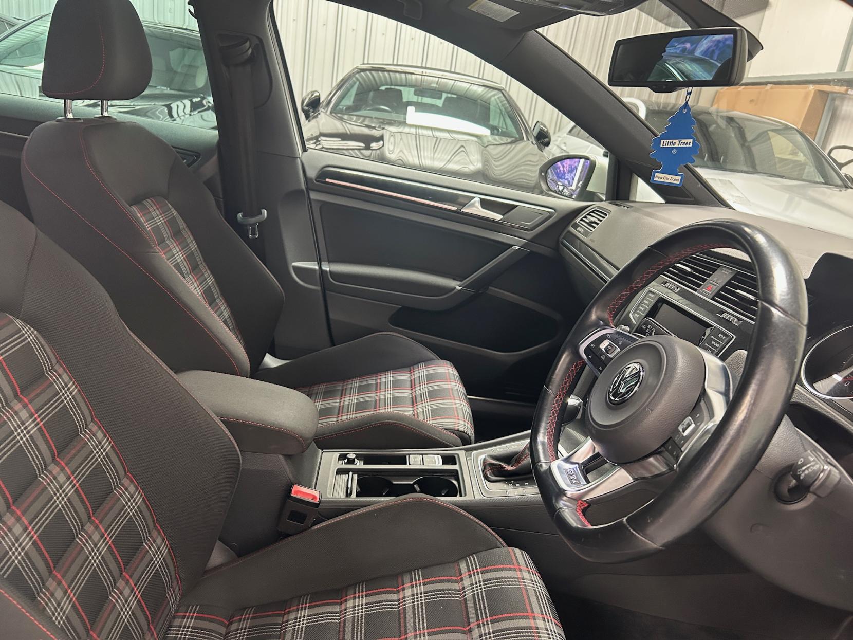 Volkswagen Golf 2.0 TSI BlueMotion Tech GTI Performance Hatchback 5dr Petrol DSG Euro 6 (s/s) (230 ps)