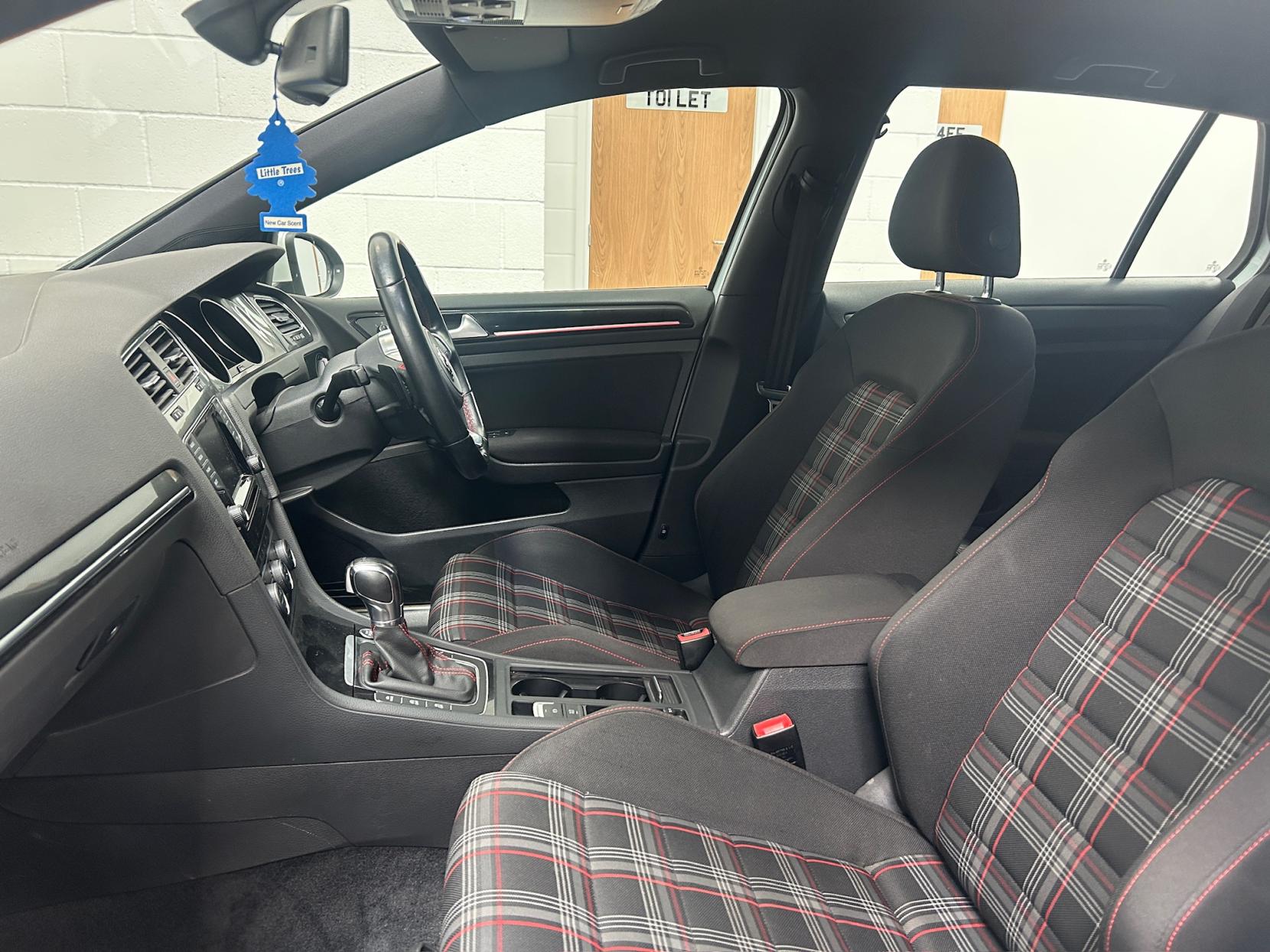 Volkswagen Golf 2.0 TSI BlueMotion Tech GTI Performance Hatchback 5dr Petrol DSG Euro 6 (s/s) (230 ps)