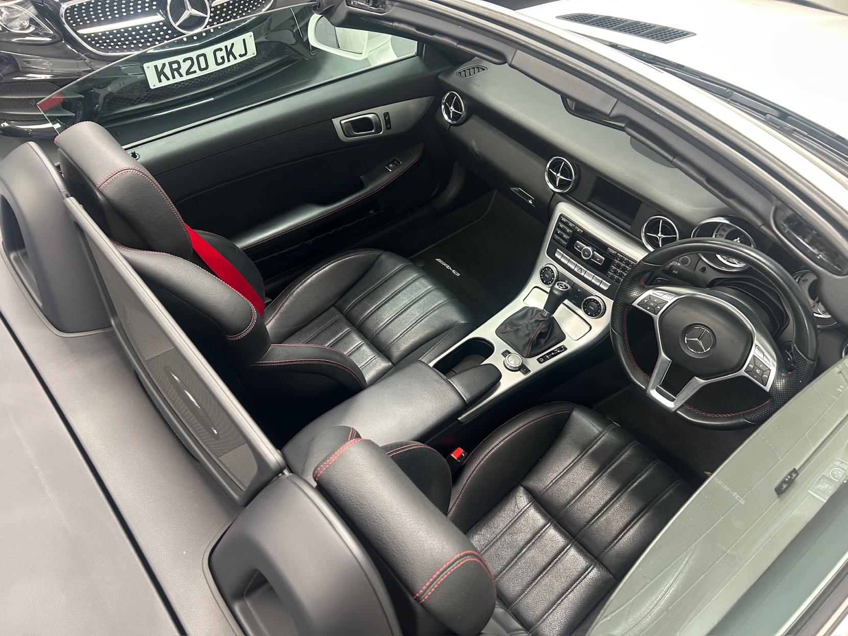 Mercedes-Benz SLK 2.1 SLK250 CDI AMG Sport Convertible 2dr Diesel G-Tronic+ Euro 5 (s/s) (204 ps)