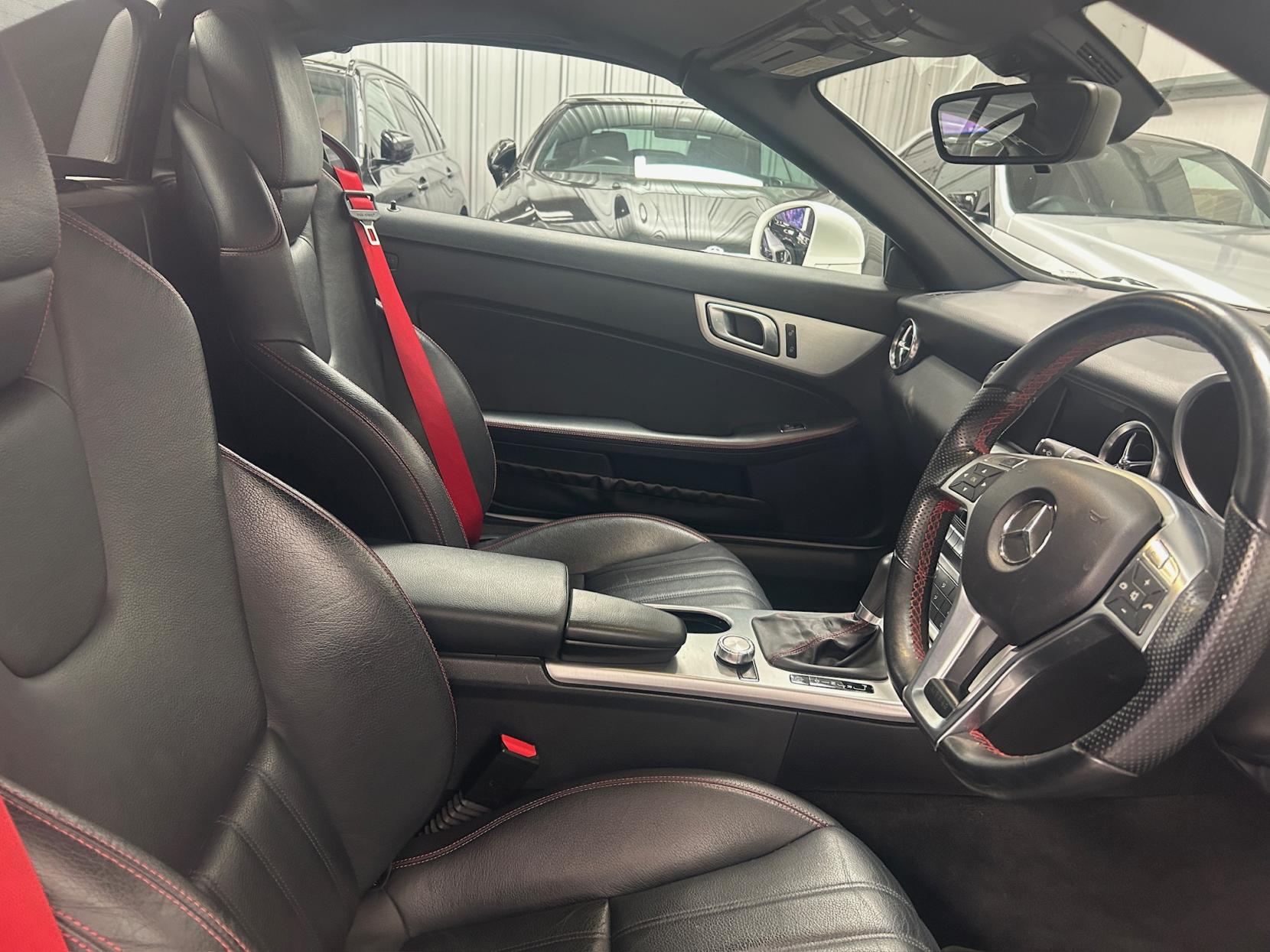 Mercedes-Benz SLK 2.1 SLK250 CDI AMG Sport Convertible 2dr Diesel G-Tronic+ Euro 5 (s/s) (204 ps)