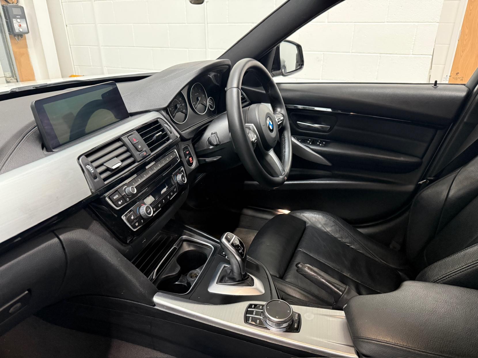 BMW 3 Series 2.0 320d M Sport Saloon 4dr Diesel Auto Euro 6 (s/s) (190 ps)
