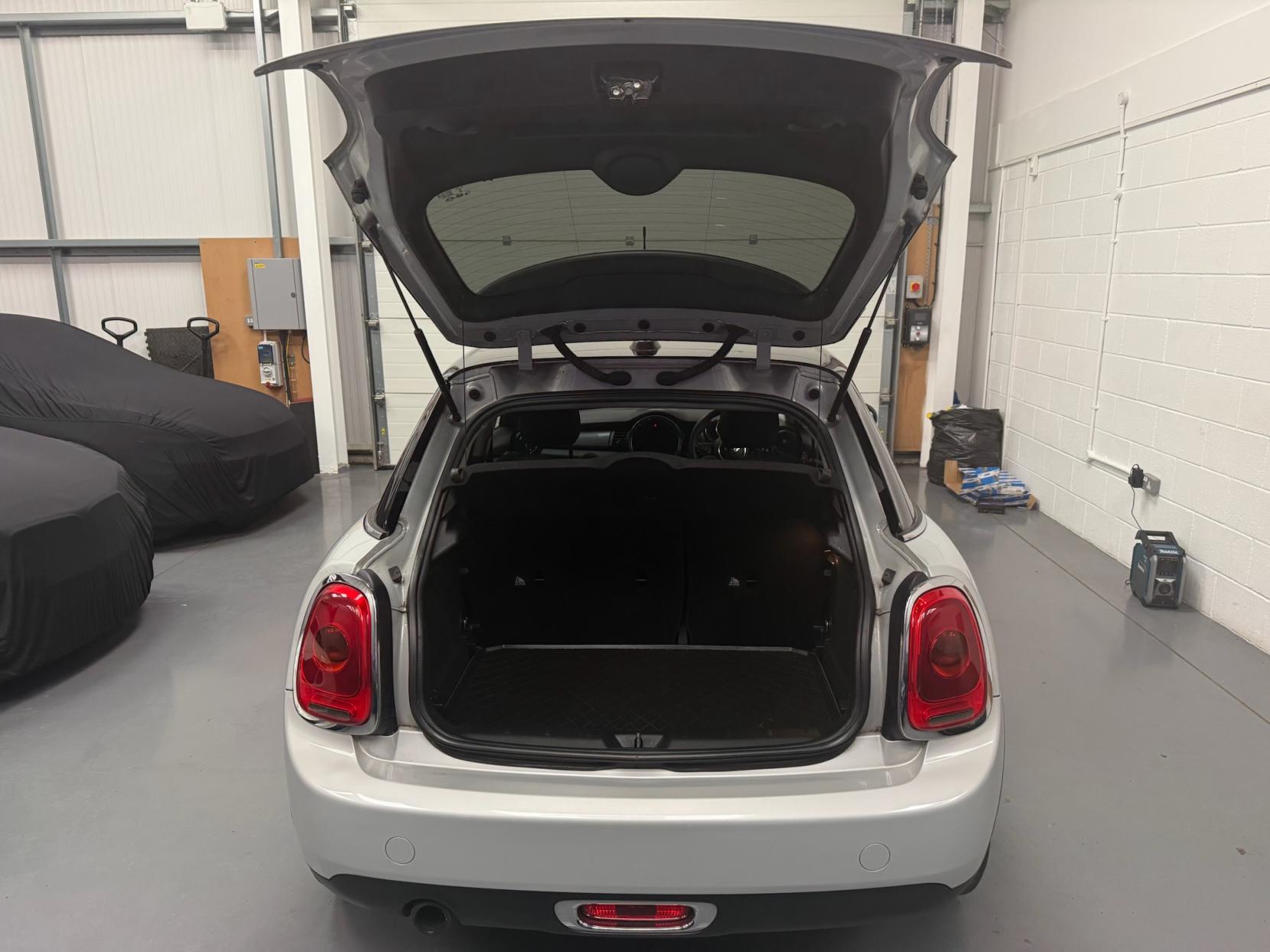 MINI Hatch 1.5 Cooper D Hatchback 5dr Diesel Manual Euro 6 (s/s) (116 ps)