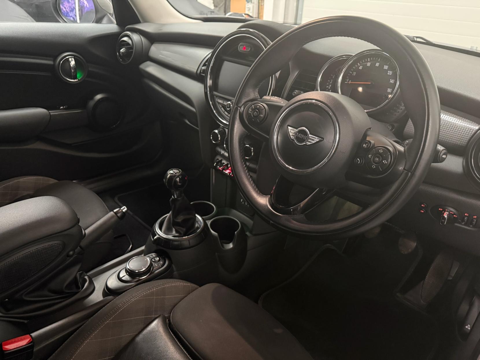 MINI Hatch 1.5 Cooper D Hatchback 5dr Diesel Manual Euro 6 (s/s) (116 ps)