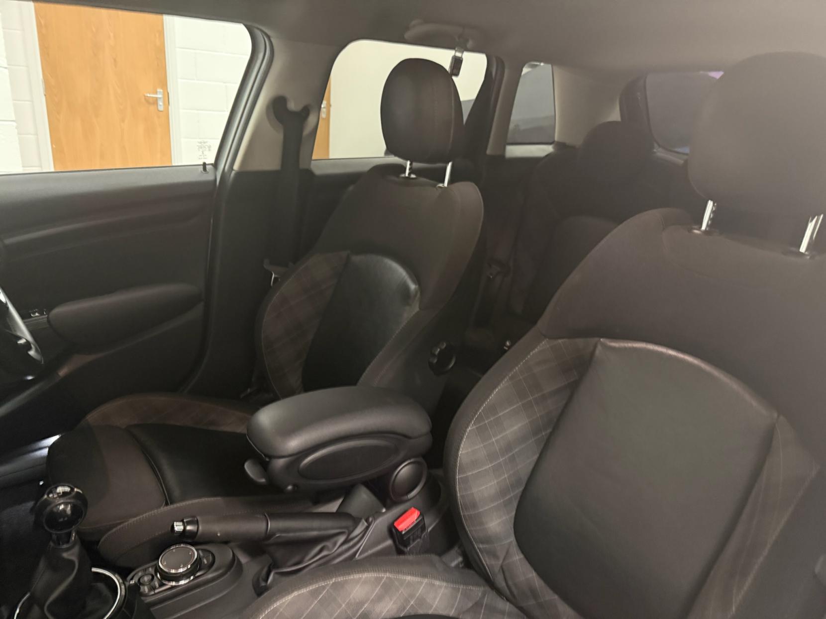 MINI Hatch 1.5 Cooper D Hatchback 5dr Diesel Manual Euro 6 (s/s) (116 ps)