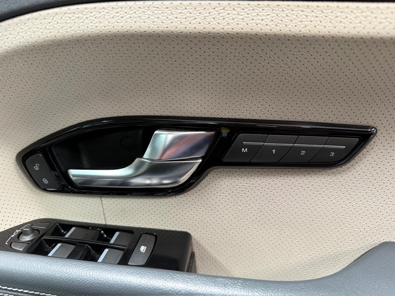 Land Rover Range Rover Evoque 2.2 Dynamic Lux SUV (2011 - 2015)