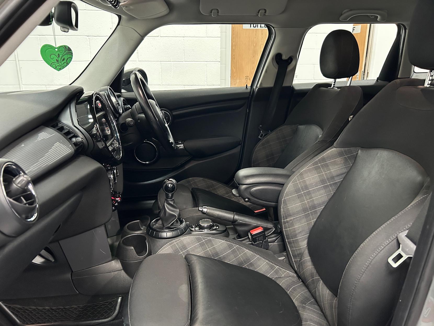 MINI Hatch 1.5 Cooper D Hatchback 5dr Diesel Manual Euro 6 (s/s) (116 ps)