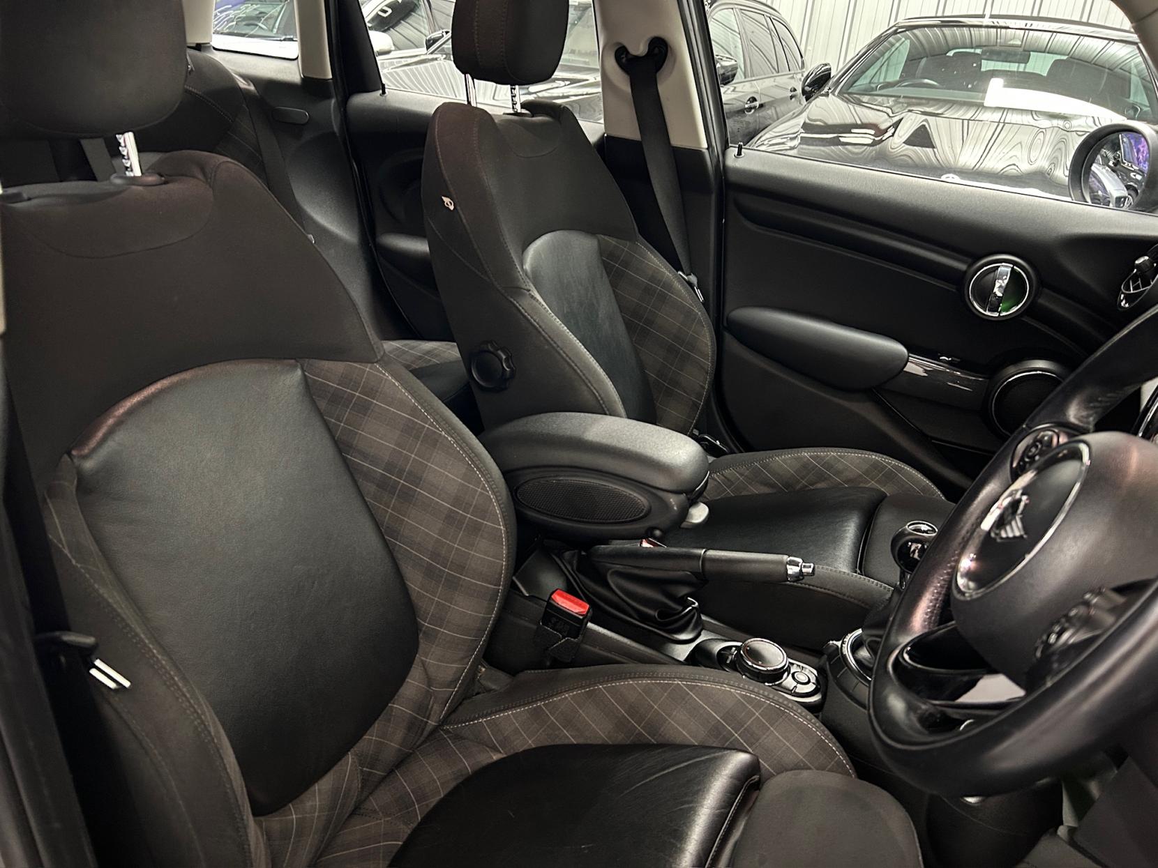 MINI Hatch 1.5 Cooper D Hatchback 5dr Diesel Manual Euro 6 (s/s) (116 ps)