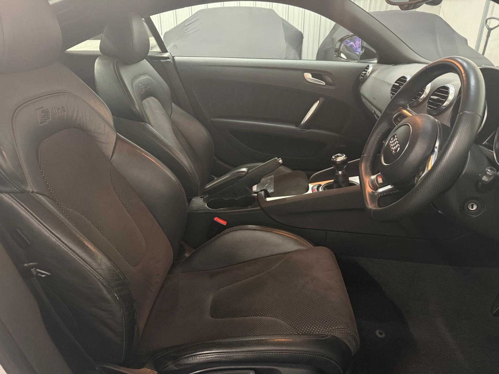 Audi TT 2.0 TDI Black Edition Coupe 3dr Diesel Manual quattro Euro 5 (170 ps)