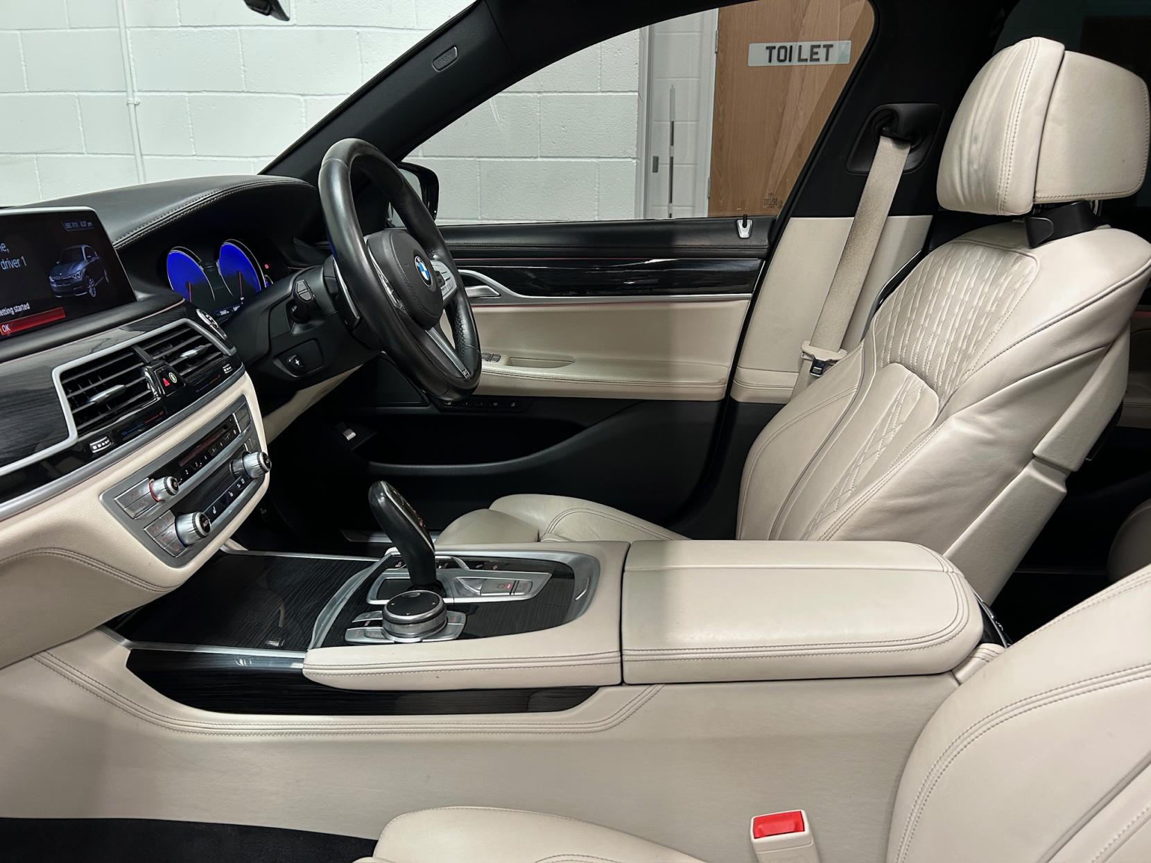 BMW 7 Series 3.0 740Ld M Sport Saloon 4dr Diesel Auto xDrive Euro 6 (s/s) (320 ps)