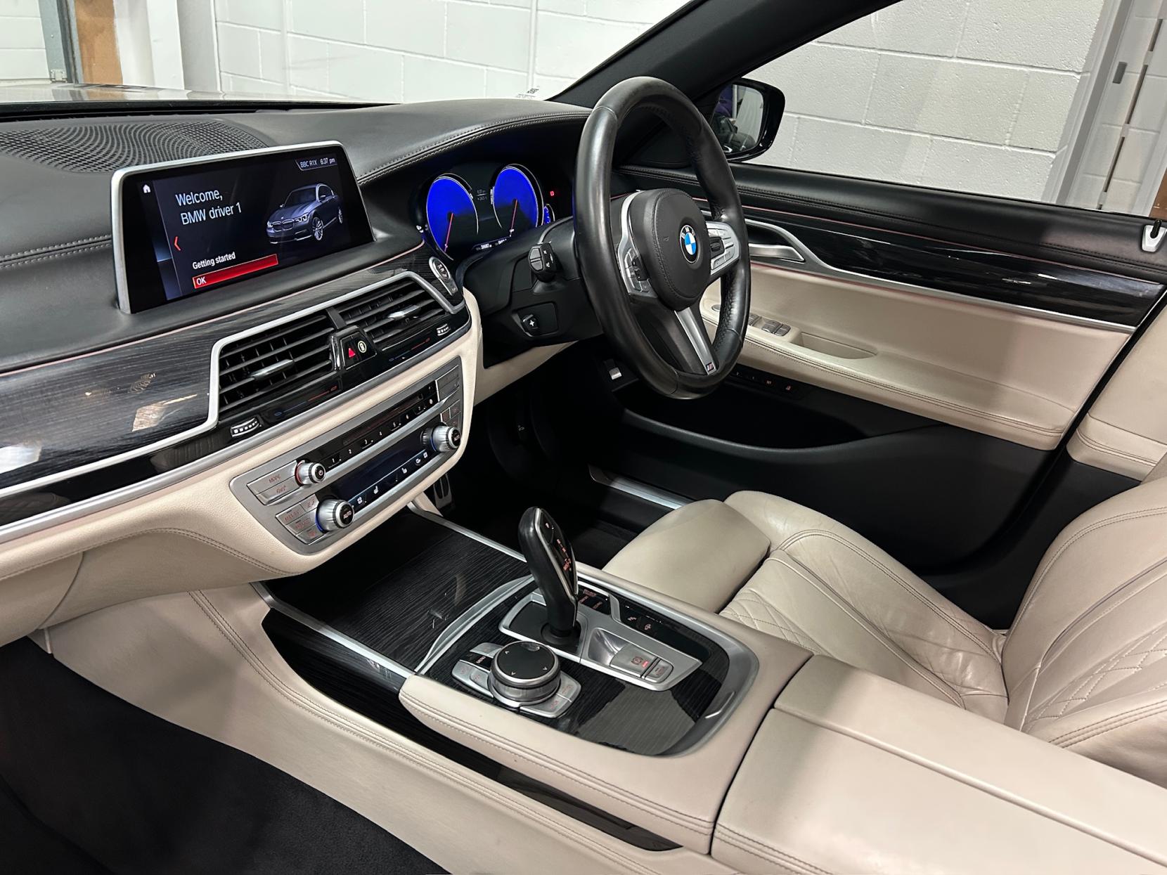 BMW 7 Series 3.0 740Ld M Sport Saloon 4dr Diesel Auto xDrive Euro 6 (s/s) (320 ps)