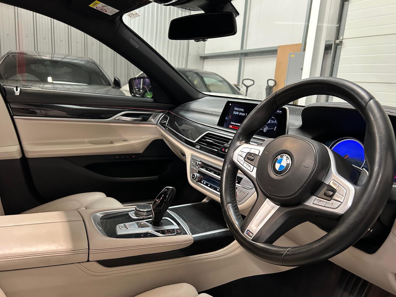BMW 7 Series 3.0 740Ld M Sport Saloon 4dr Diesel Auto xDrive Euro 6 (s/s) (320 ps)