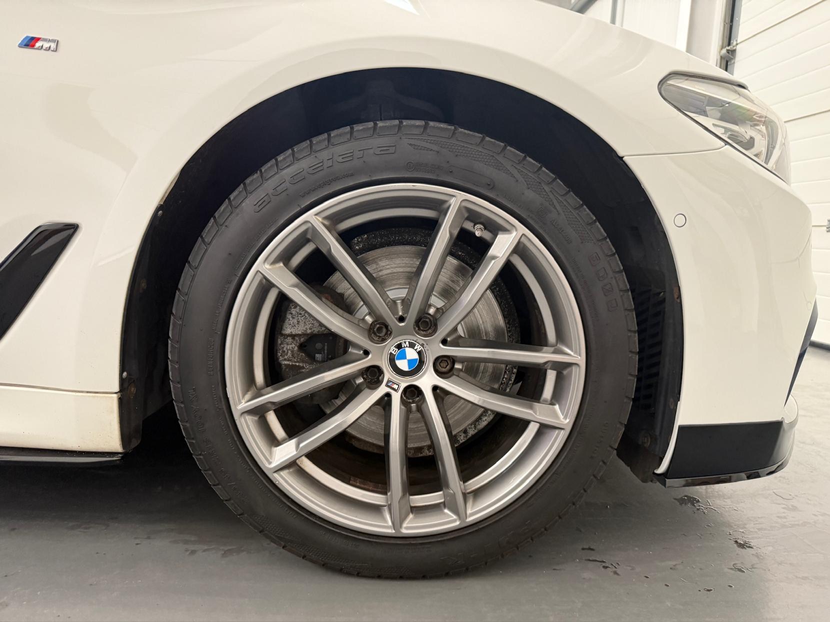 BMW 5 Series 2.0 520d M Sport Touring 5dr Diesel Auto xDrive Euro 6 (s/s) (190 ps)