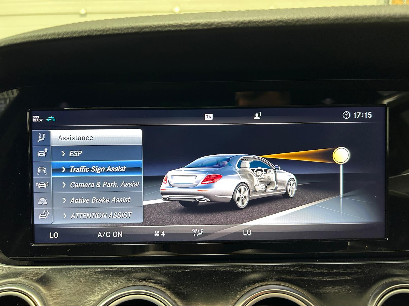 Mercedes-Benz E Class 2.0 E350e 6.4kWh AMG Line (Premium) Saloon 4dr Petrol Plug-in Hybrid G-Tronic+ Euro 6 (s/s) (299 ps)