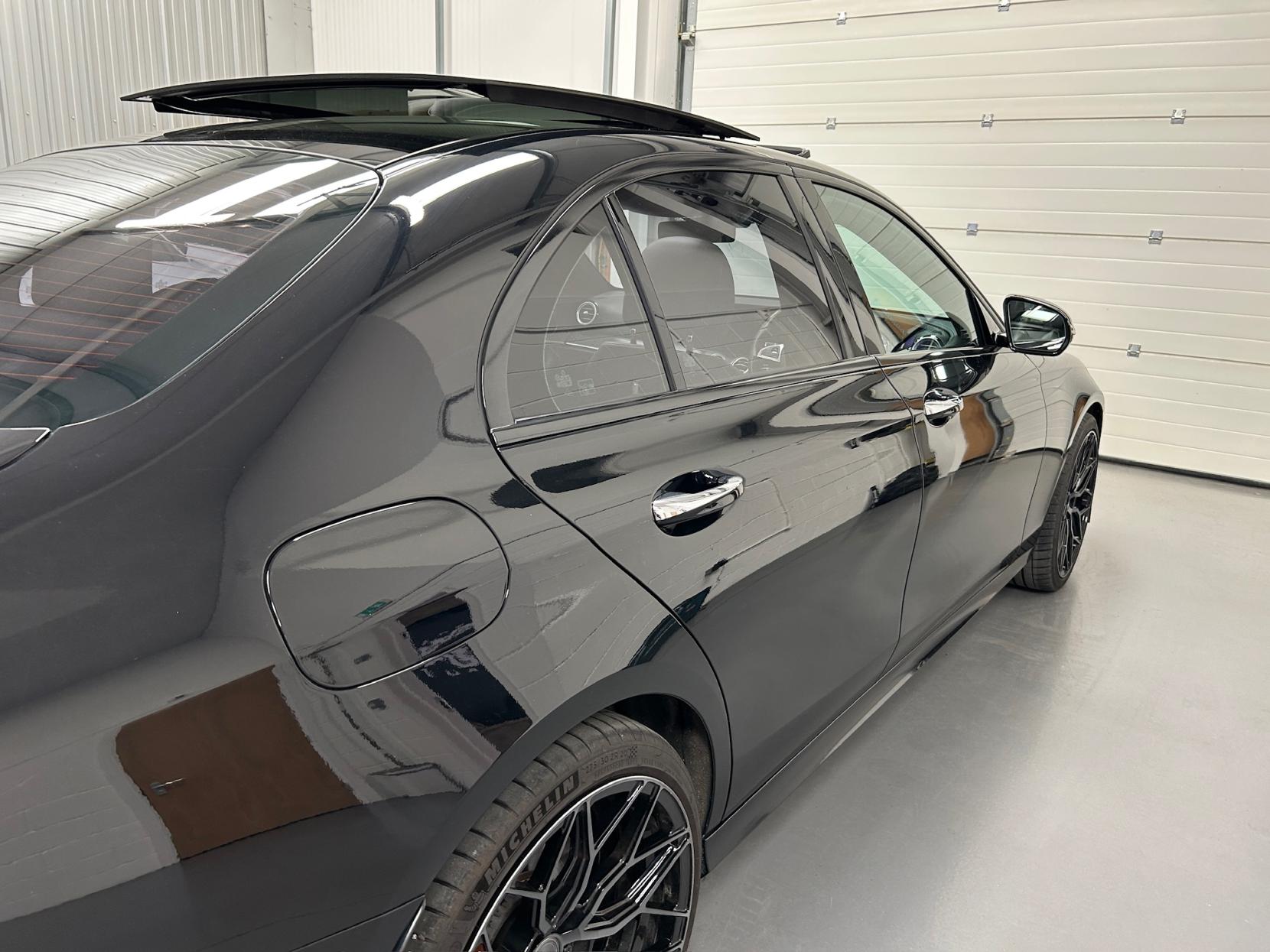 Mercedes-Benz E Class 2.0 E350e 6.4kWh AMG Line (Premium) Saloon 4dr Petrol Plug-in Hybrid G-Tronic+ Euro 6 (s/s) (299 ps)