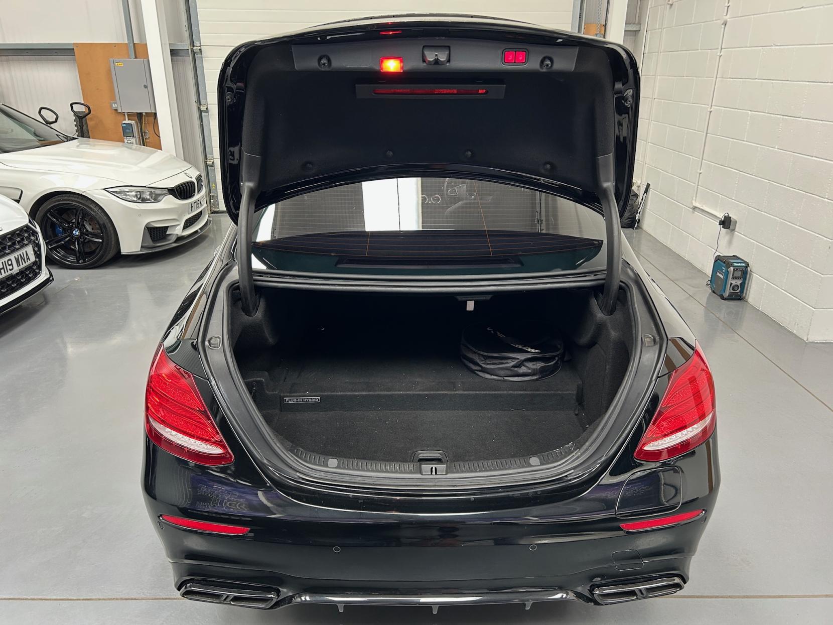 Mercedes-Benz E Class 2.0 E350e 6.4kWh AMG Line (Premium) Saloon 4dr Petrol Plug-in Hybrid G-Tronic+ Euro 6 (s/s) (299 ps)
