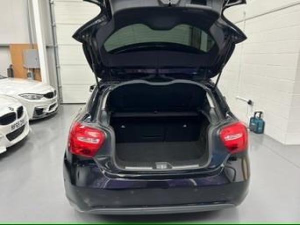 Mercedes-Benz A Class 1.5 A180d SE (Executive) Hatchback 5dr Diesel Manual Euro 6 (s/s) (109 ps)