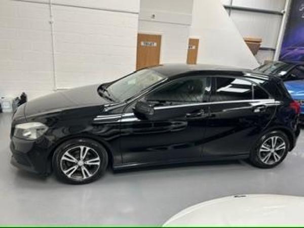 Mercedes-Benz A Class 1.5 A180d SE (Executive) Hatchback 5dr Diesel Manual Euro 6 (s/s) (109 ps)