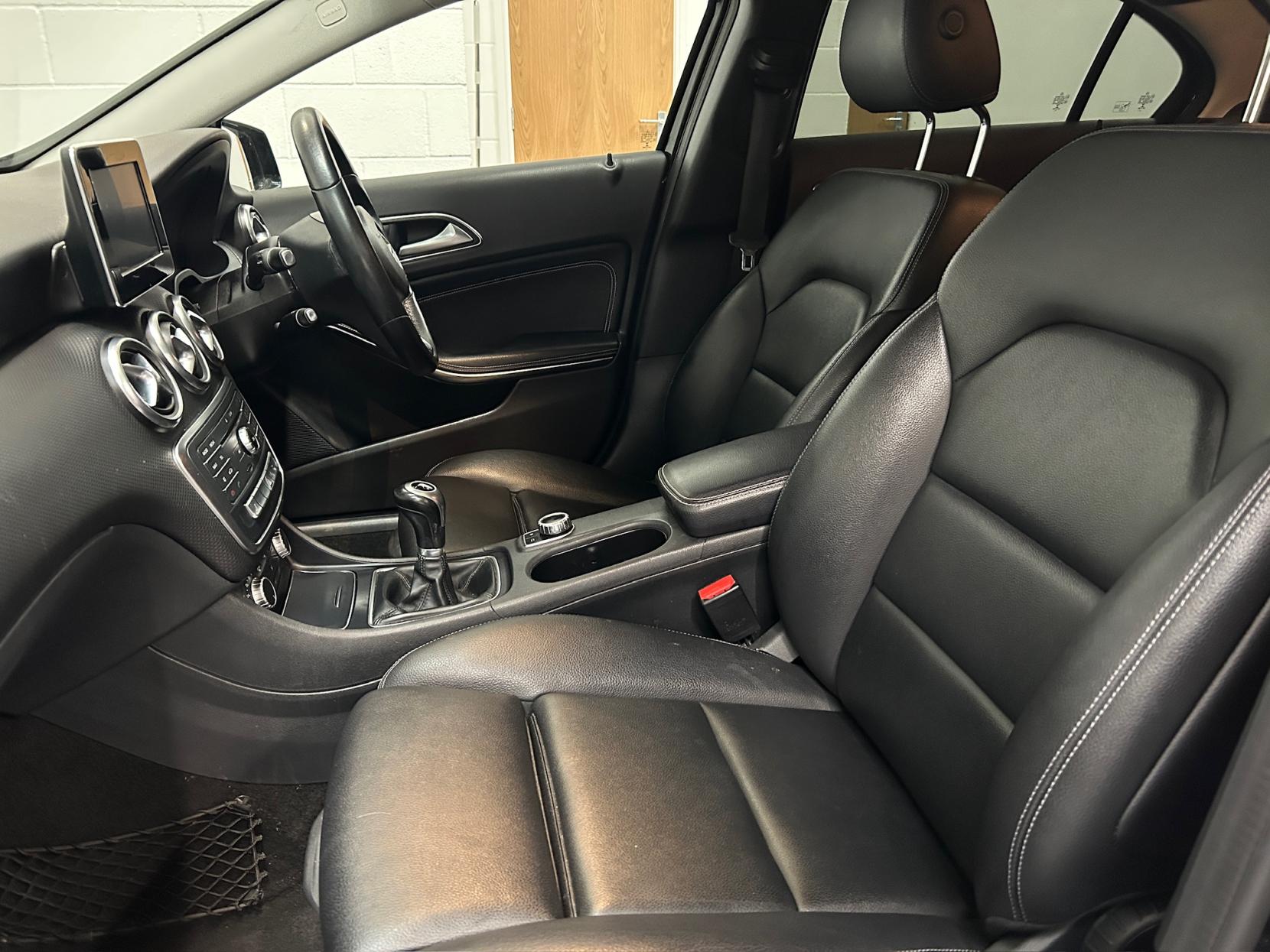 Mercedes-Benz A Class 1.5 A180d SE (Executive) Hatchback 5dr Diesel Manual Euro 6 (s/s) (109 ps)