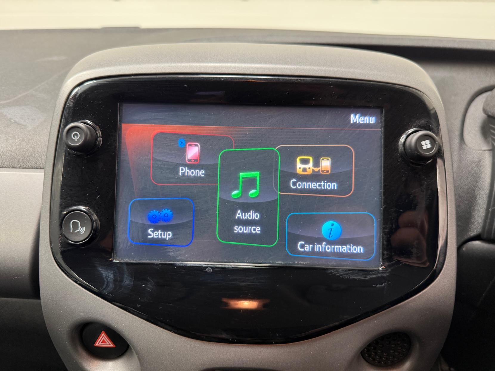 Toyota AYGO 1.0 VVT-i x-play Hatchback 5dr Petrol Manual Euro 6 (71 ps)