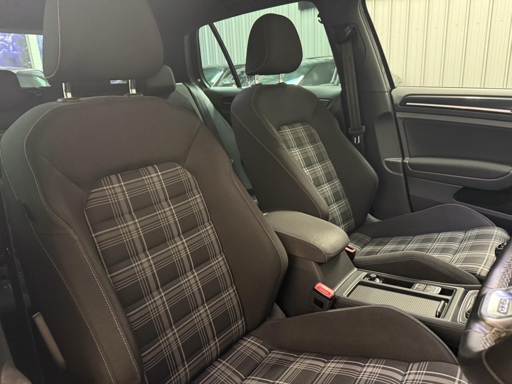 Volkswagen Golf 2.0 TDI BlueMotion Tech GTD Hatchback 5dr Diesel Manual Euro 6 (s/s) (184 ps)